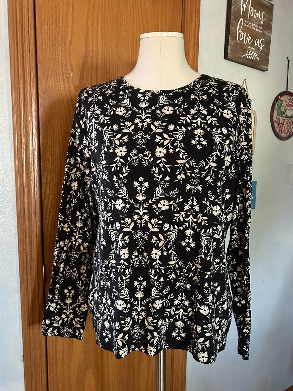Croft & Barrow Black & White Top - Women’s Size Large